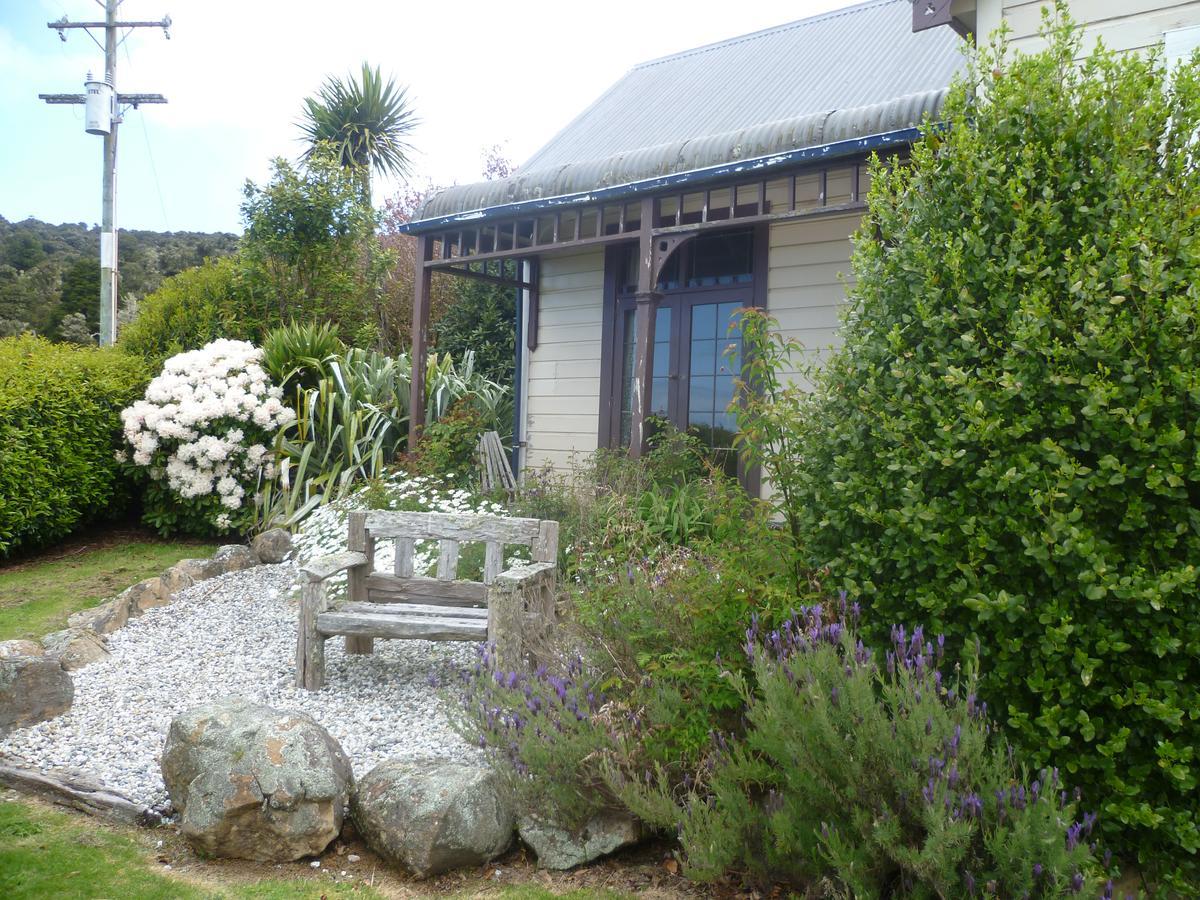 Hilltop Accommodation Catlins Papatowai Bagian luar foto